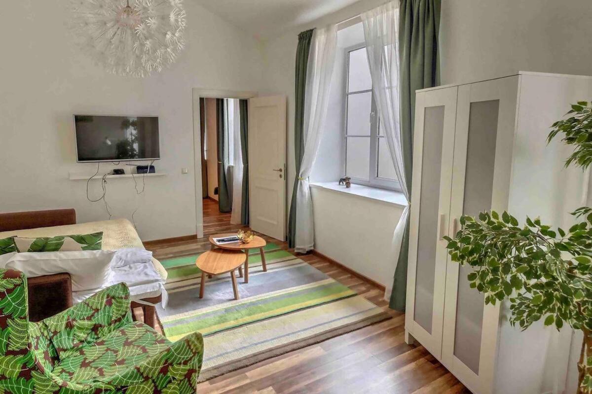 Cozy In Old Apartment